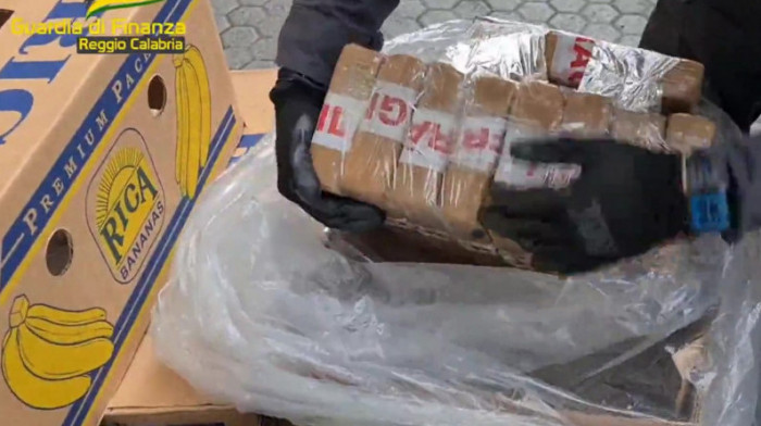 U Sankt Peterburgu zaplenjeno 100 kilograma kokaina: Carinici drogu pronašli u kontejnerima sa bananama