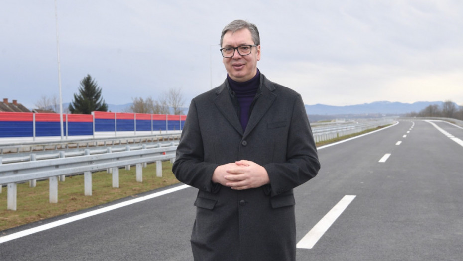 Vučić čestitao Božić nadbiskupu Nemetu i svim vernicima