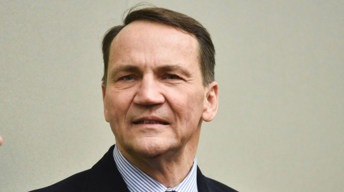 Sikorski: Zapad se mora ponovo naoružavati zbog ruske pretnje