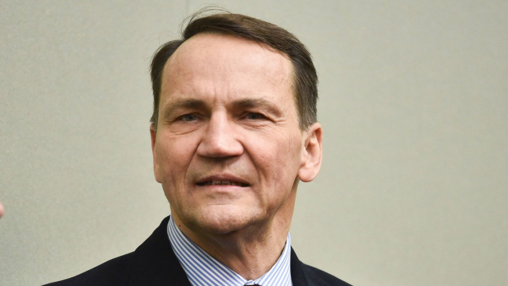 Sikorski: Zapad se mora ponovo naoružavati zbog ruske pretnje