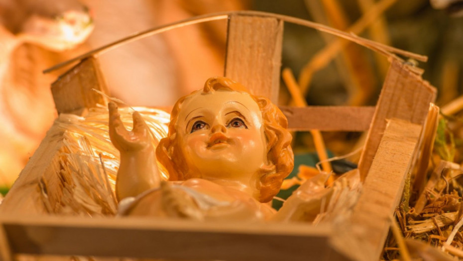 Scena Isusovog rođenja sa dve majke izazvala gnev među katolicima u Italiji