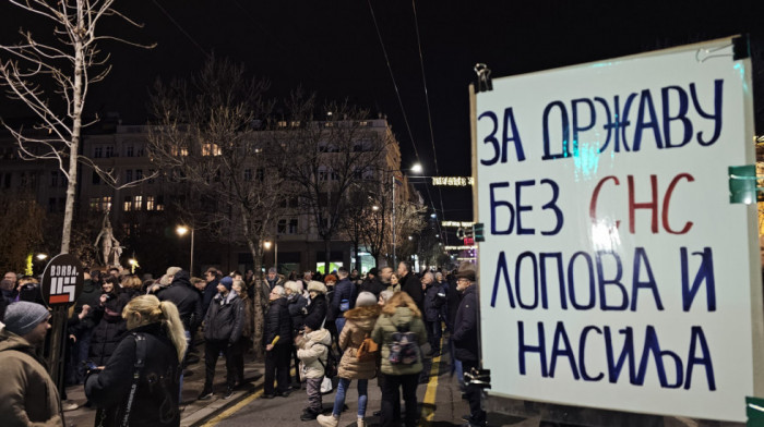 Šesti protest isred RIK-a: Studenti dali rok Vučiću da ispuni zahteve ili će blokirati Beograd