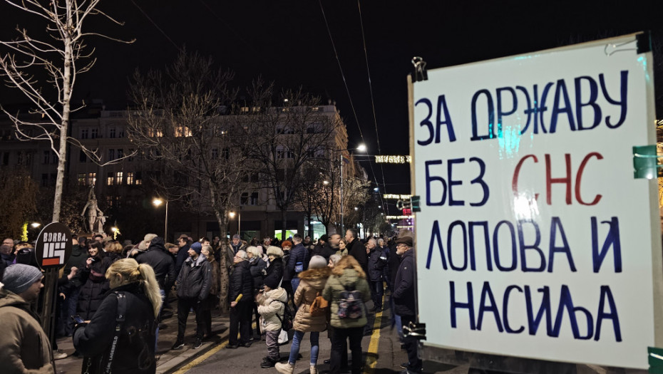 Šesti protest isred RIK-a: Studenti dali rok Vučiću da ispuni zahteve ili će blokirati Beograd