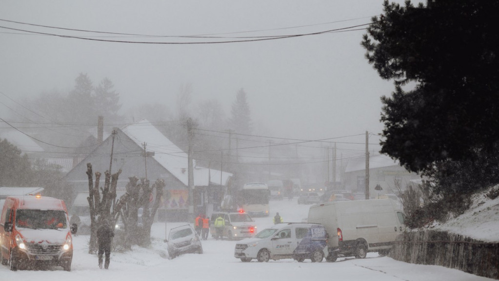 Hiljade porodica u Slovačkoj za Božić bez struje zbog snežnih padavina