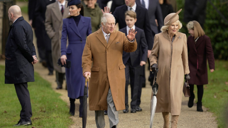 Britanska kraljevska porodica na Božićnoj službi bez Harija i Megan