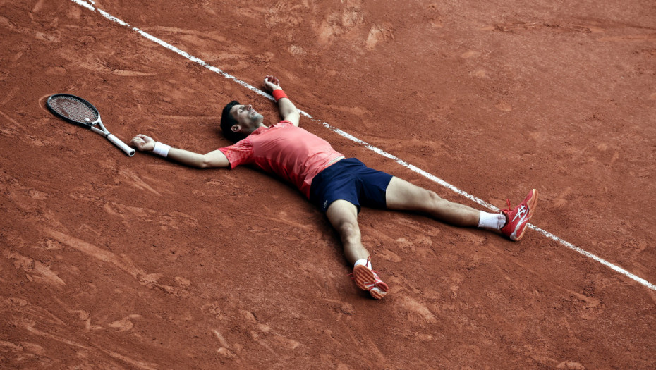 Đokovićevo slavlje na pariskoj šljaci: Ovo su neke od fotografija koje su obeležile sport u 2023. godini