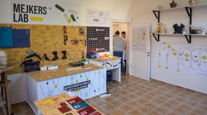 Reči godine – udruživanje i inovacija:  Mejkers labovi kao katalizator kreativnosti i udruživanja za podršku obrazovanju