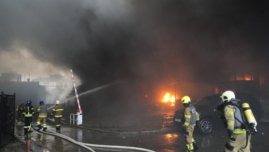 Sedmogodišnji dečak namerno zapalio tržni centar "Kosmopolit” u Kijevu, evakuisano 200 ljudi