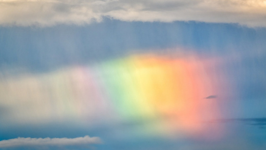 Oblaci su ličili na prizor iz bajke: Snimljen neverovatan nebeski fenomen (VIDEO)