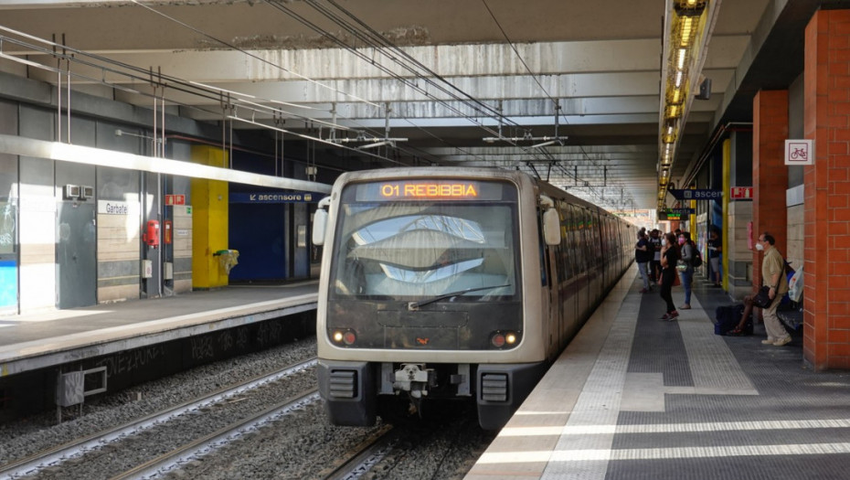 Zbog požara i dima zatvorene dve stanice metroa u Rimu, nema povređenih