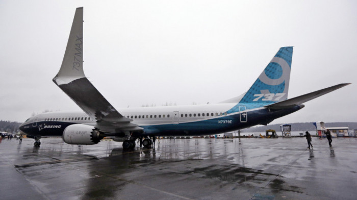 Pomoćna vrata otpala usred leta: Boing smenio direktora programa 737 Maks zbog incidenta u januaru