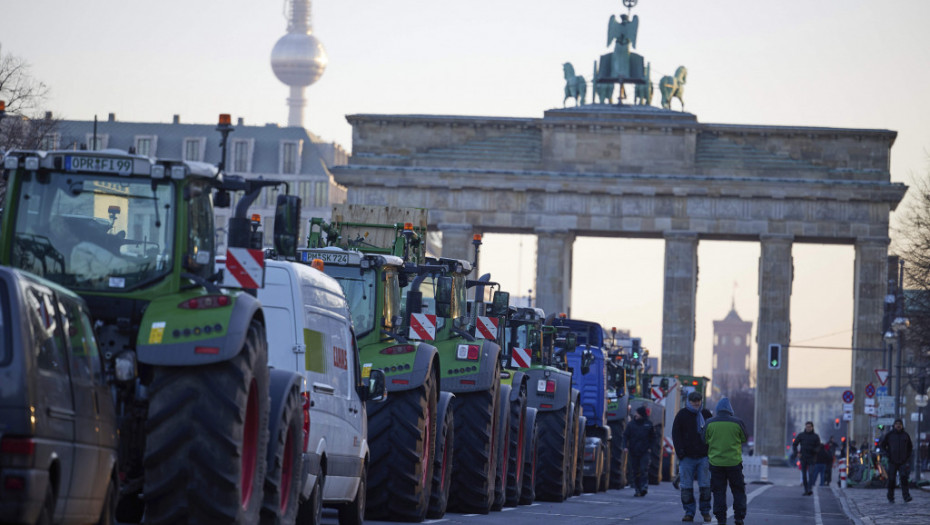 Nemački poljoprivrednici blokirali puteve, počela nedelja štrajka