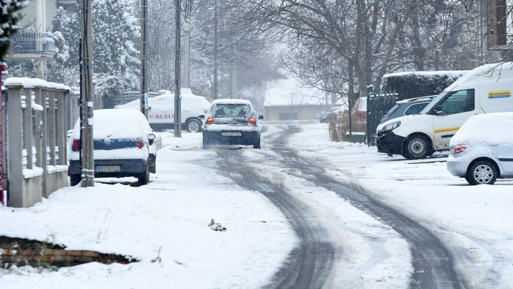 Vesić: Sve saobraćajne deonice u Srbiji očišćene od snega
