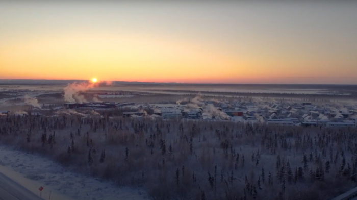 Mesto Inuvik u Kanadi, posle trideset dana mraka, proslavilo prvi izlazak sunca
