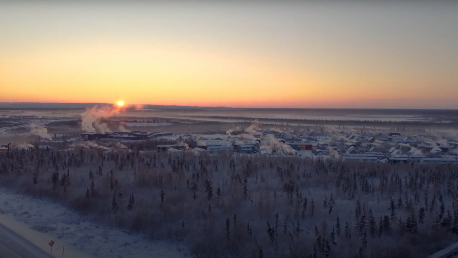 Mesto Inuvik u Kanadi, posle trideset dana mraka, proslavilo prvi izlazak sunca