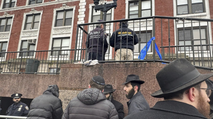 Sukob policije i ortodoksnih jevreja u sinagogi u Njujorku: Šta krije tajni tunel?