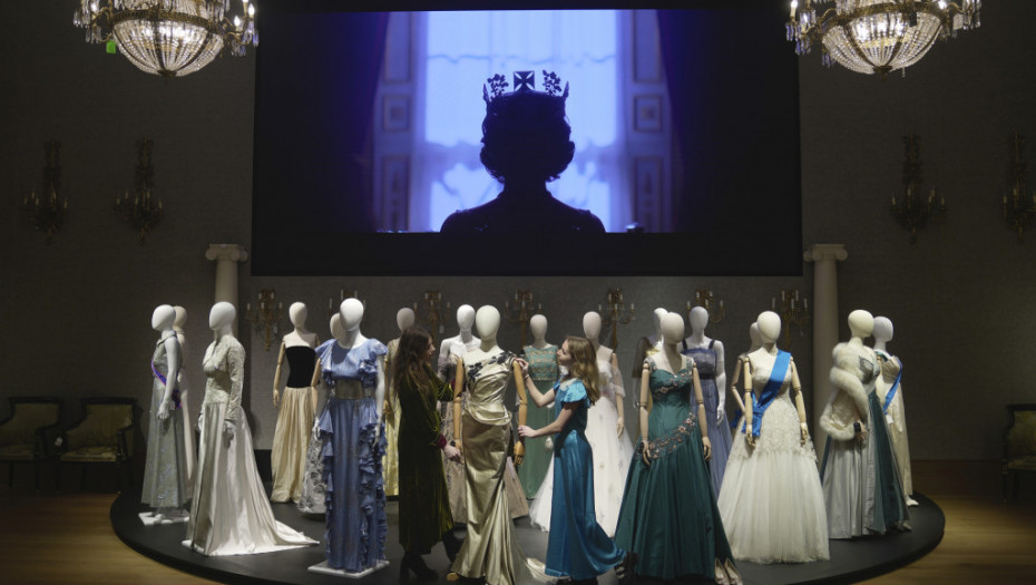 Garderoba inspirisana stilom britanske kraljevske porodice: Kostimi iz "Krune" na aukciji nakon završteka serije