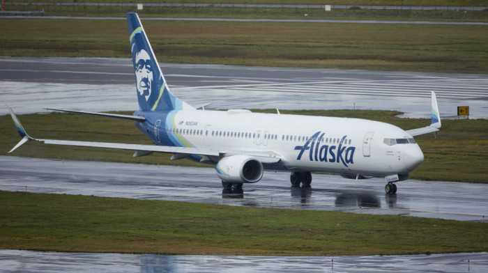 Kompanija Boing izbrisala ključne snimke popravke vrata aviona "Aljaska erlajns", pokrenuta istraga o tom incidentu