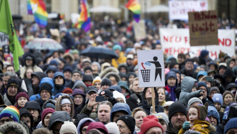 Skup protiv desnice u Nemačkoj: Među demonstrantima kancelar Šolc i minstarka Berbok