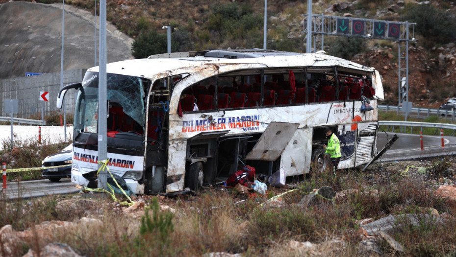 Saobraćajna nesreća u Egiptu: U prevrnutom autobusu povređeno 30 turista iz Rusije