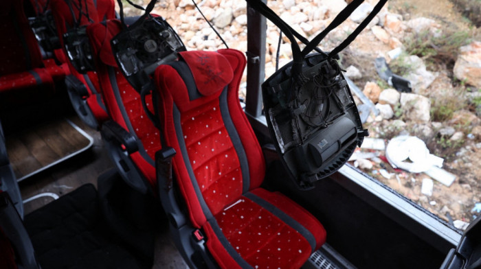 Više desetina ljudi povređeno nakon prevrtanja autobusa na severoistoku Španije