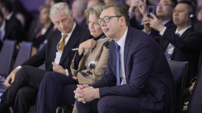 Vučić u Davosu u društvu belgijskog kralja i kraljice: Ovo je najbolje mesto za razmenu iskustava