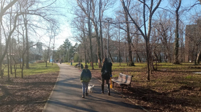 Brzo smo navikli na sunce, ali vikend donosi promenu vremena: Prvo stižu oblaci i padavine, a od ponedeljka zahlađenje