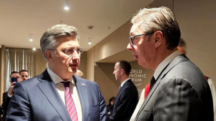 Vučić sa Plenkovićem u Davosu: Odnosi Srbije i Hrvatske mogu i moraju da budu bolji