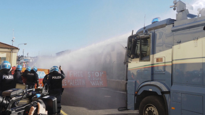 Italijanska policija koristila vodene topove na protestu u Vićenci