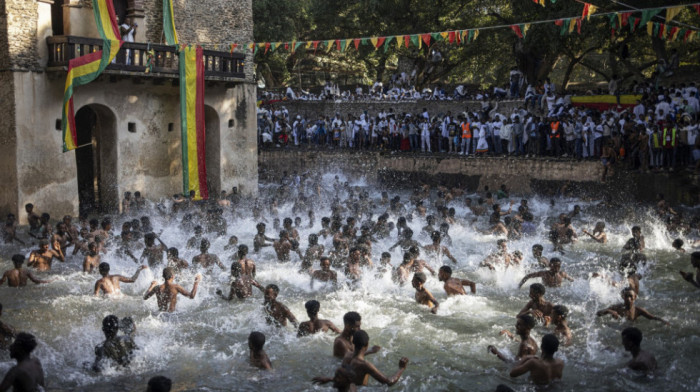 Masovnim okupljanjem vernika obeleženo Bogojavljanje u Adis Abebi
