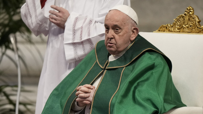 Papa ponovo prebačen u rimsku bolnicu, čekaju ga nova medicinska ispitivanja