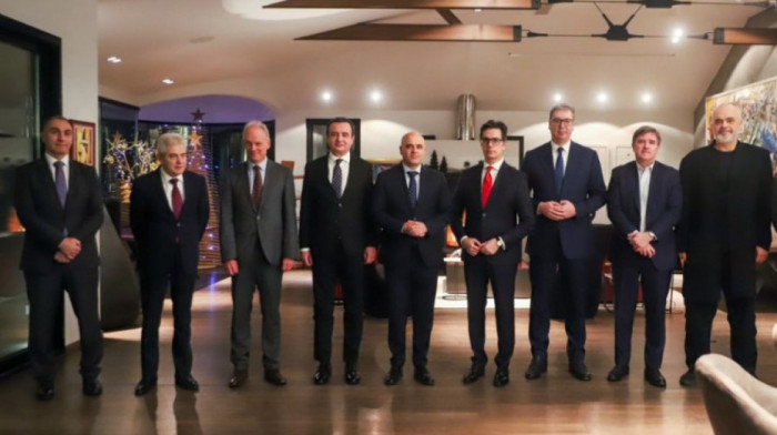 Vučić prisustvovao večeri sa liderima regiona uoči sutrašnjeg sastanka u Skoplju
