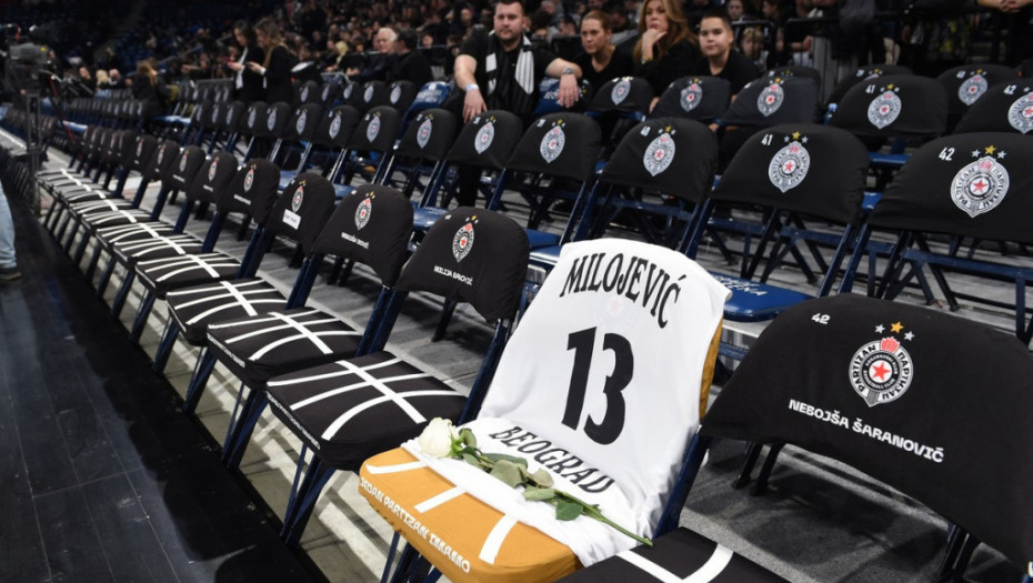 "Zlatna" stolica i bela ruža za Dejana Milojevića: Partizan počeo s odavanjem poslednje počasti svom omiljenom igraču