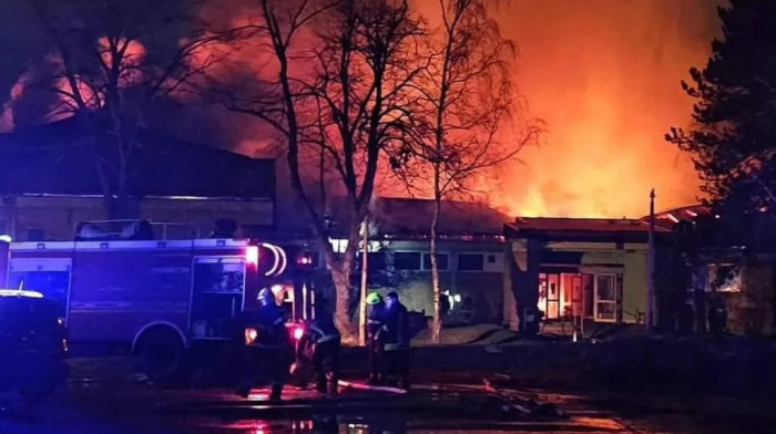 Novi veliki požar u Srbiji: Gori banja Bezdan kod Sombora, evakuisano osoblje i 70 pacijenata