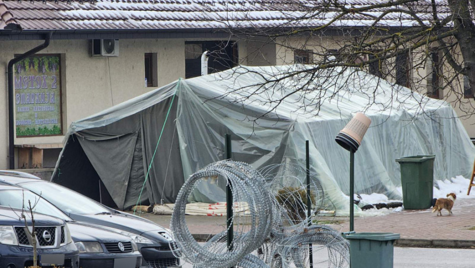 Kosovska policija dala novi rok Srbima u Leposaviću da uklone šator
