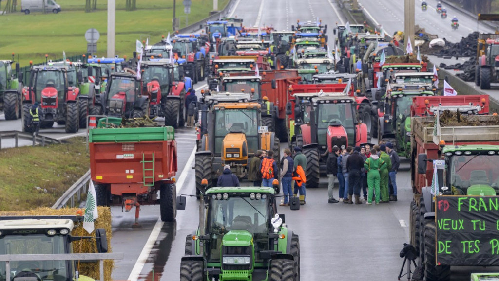 Francuska umiruje farmere zabranom "mesnih" naziva za biljne proteine