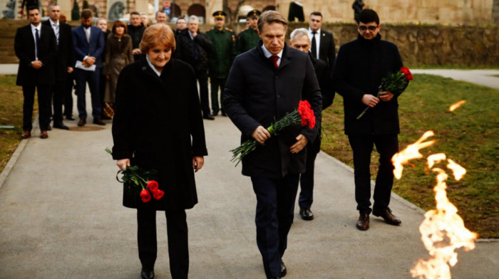 Ruski ministar zdravlja položio cveće na Spomenik oslobodiocima Beograda