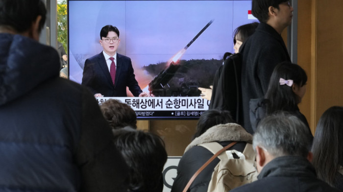 Kim Džong Un nadgledao lansiranje krstarećih raketa sa podmornice