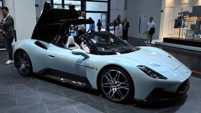 Maserati najavio tri nova električna automobila: Prvi izlazi sledeće godine