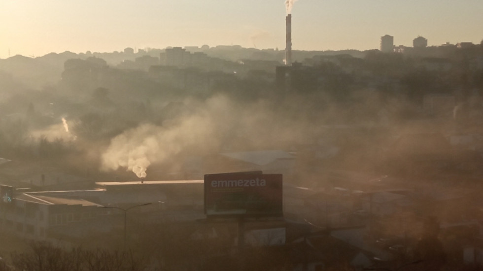 Beograd u smogu: Kako zima, grejna sezona i sobraćaj "guše" grad i ugrožavaju zdravlje najosetljivijih?
