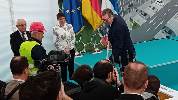 Položen kamen temeljac za fabriku Milbauer u Staroj Pazovi, Vučić: Ovo je veliki dan za Srbiju