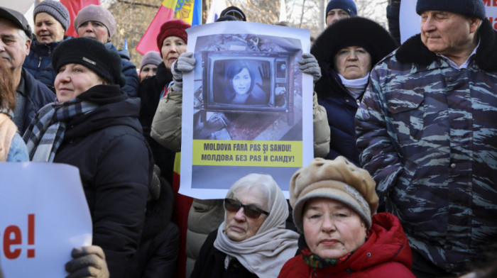Protest u Moldaviji: Okupljeni u Kišinjevu traže ostavku vlade i vanredne izbore