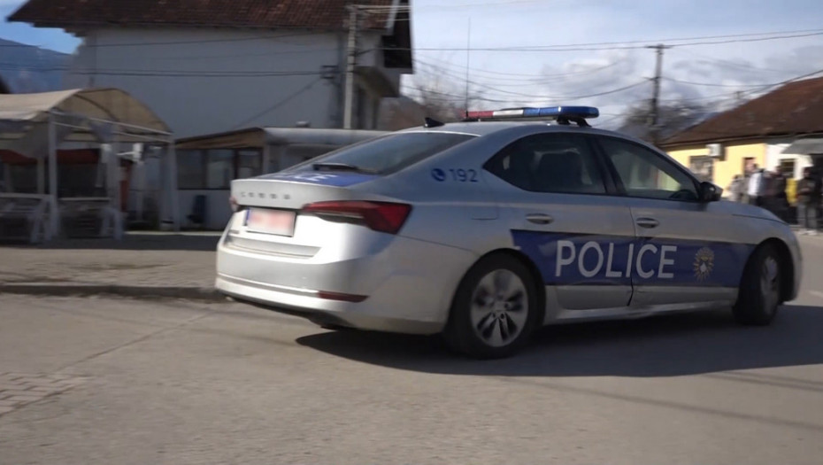Kosovska policija pretresla prodavnicu u Zubinom Potoku, zaplenjeni alkohol i cigarete