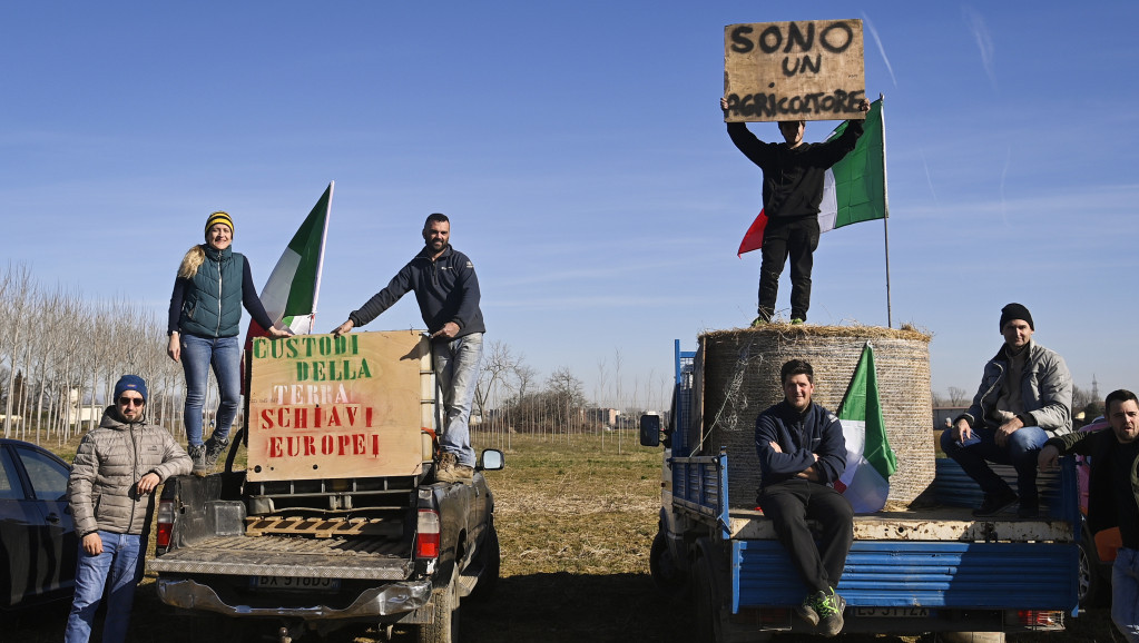 Širi se protest italijanskih farmera: Jedan od predstavnika će se pojaviti na bini festivala u Sanremu