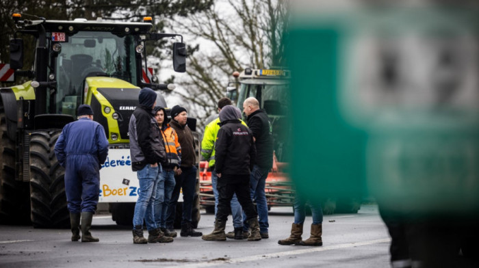 Poljoprivrednici blokirali holandsko-belgijski granični prelaz kod Mastrihta