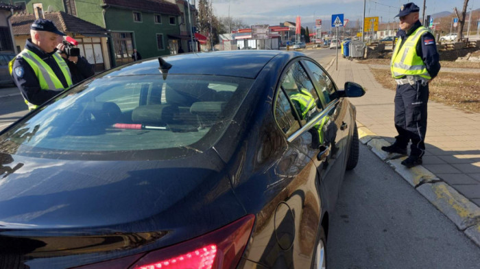 Stop za nasilnike za volanom: Ovo je 18 prekršaja zbog kojih policija ima pravo da vozaču oduzme automobil