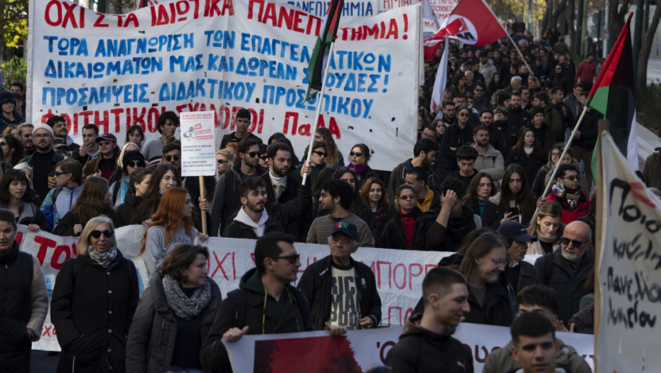 Protesti protiv reforme obrazovanja: 15.000 studenata na ulicama Atine protiv legalizacije privatnih univerziteta