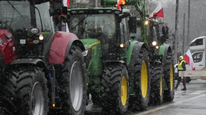 Stotine traktora na češko-slovačkoj granici: Protest poljoprivrednika iz 10 evropskih zemalja