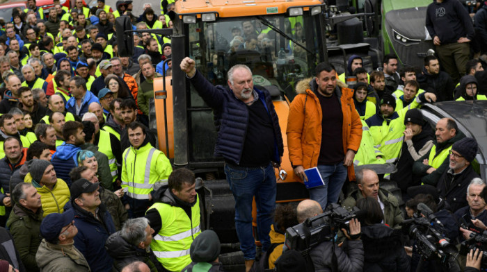 Poljoprivrednici i danas bili na ulicama Poljske, Italije i Španije: "Politika EU uništava farmere"