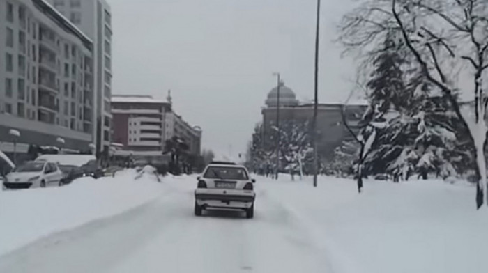 Sneg je tog dana padao i u Herceg Novom: Pre 12 godina u Crnoj Gori uvedeno je vanredno stanje (VIDEO)